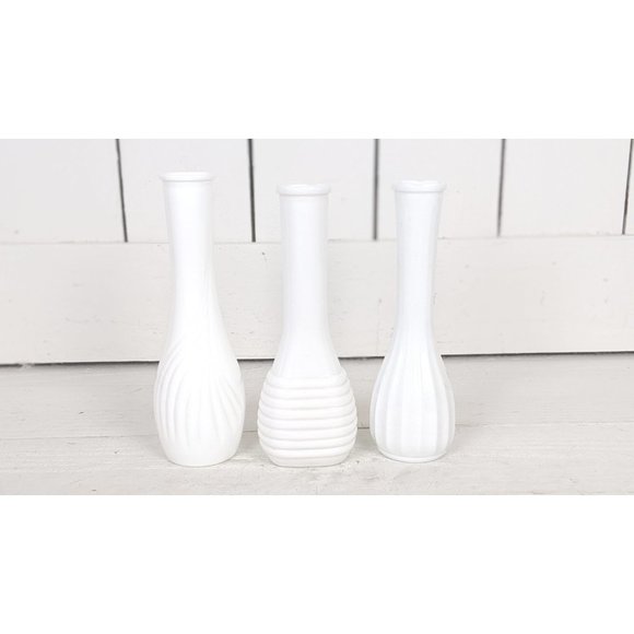 Vintage white milk glass flower bud vases set of 3 - Picture 2 of 4